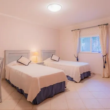 Bonsal - Modern In A Prime Location Near The Luxury Golf Courses Villa